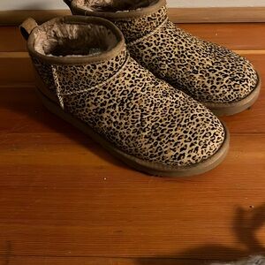 UGG ultra mini (Speckles) Leopard Print Boots